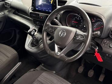 SPOTICAR Vauxhall Combo Life 1.5 Turbo D Se Euro 6 (s/s) 5dr Used Car - Mpv Diesel Grey - Swansea - 1200613931_3