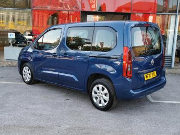 SPOTICAR Vauxhall Combo Life 1.2 Turbo Energy Euro 6 (s/s) 5dr (7 Seat) Used Car - Mpv Petrol Blue - Slough - 1200626059_5