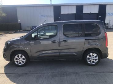 SPOTICAR Vauxhall Combo Life 1.5 Turbo D Se Euro 6 (s/s) 5dr Used Car - Mpv Diesel Grey - Bridgend - 1200628996_4