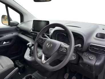 SPOTICAR Vauxhall Combo Life 1.2 Turbo Energy Euro 6 (s/s) 5dr (7 Seat) Used Car - Mpv Petrol Black - Lincoln - 1200632322_5