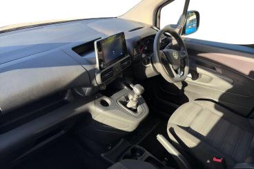 SPOTICAR Vauxhall Combo Life 1.2 Turbo Energy Euro 6 (s/s) 5dr Used Car - Mpv Petrol Blue - Southampton - 1200639296_2