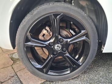 SPOTICAR Vauxhall Corsa 1.2 Turbo Gs Line Euro 6 (s/s) 5dr Used Car - City Car Petrol White - Accrington - 1200566609_5