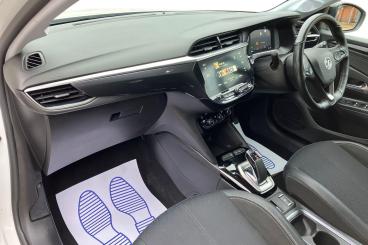 SPOTICAR Vauxhall Corsa Corsa-e 50kwh Elite Nav Premium Auto 5dr (7.4kw Charger) Used Car - City Car Electric White - Ilkeston - 1200561452_3