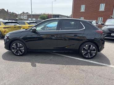 SPOTICAR Vauxhall Corsa Corsa-e 50kwh Elite Premium Auto 5dr Used Car - City Car Electric Black - Romford - 1200612217_4