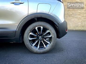 SPOTICAR Vauxhall Crossland 1.2 Design Euro 6 (s/s) 5dr Used Car - Suv Petrol Grey - Ilkeston - 1200596874_5
