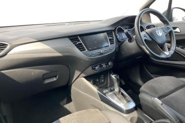 SPOTICAR Vauxhall Crossland 1.2 Turbo Ultimate Nav Auto Euro 6 (s/s) 5dr Used Car - Suv Petrol Red - Basildon - 1200601649_2