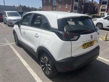 SPOTICAR Vauxhall Crossland 1.2 Turbo Design Euro 6 (s/s) 5dr Used Car - Suv Petrol White - Romford - 1200605599_5