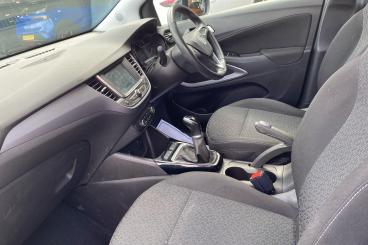 SPOTICAR Vauxhall Crossland 1.2 Se Euro 6 (s/s) 5dr Used Car - Suv Petrol White - Bexleyheath - 1200632862_3