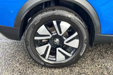 SPOTICAR Vauxhall Frontera 44kwh Gs Auto 5dr Used Car - Suv Electric Blue - Southend-on-sea - 1200575109_5