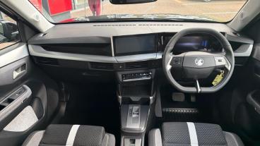 SPOTICAR Vauxhall Frontera 54kwh Ultimate Auto 5dr (extended Range) Used Car - Suv Electric Black - London - 1200592379_4
