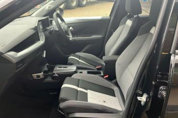 SPOTICAR Vauxhall Frontera 44kwh Gs Auto 5dr Used Car - Suv Electric Black - Farningham - 1200603228_3