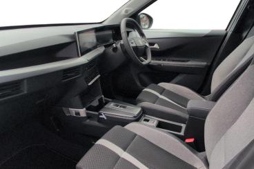 SPOTICAR Vauxhall Frontera 44kwh Gs Auto 5dr Used Car - Suv Electric White - Eastleigh - 1200616050_2