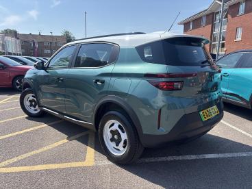 SPOTICAR Vauxhall Frontera 44kwh Design Auto 5dr Used Car - Suv Electric Green - Romford - 1200618738_5
