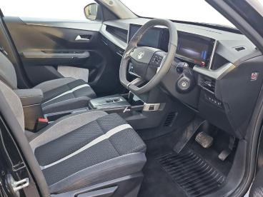 SPOTICAR Vauxhall Frontera 1.2 Hybrid 100ps Gs E-dct Euro 6 (s/s) 5dr Used Car - Suv Hybrid Black - Burton-on-trent - 1200644217_5