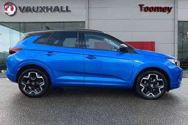 SPOTICAR Vauxhall Grandland 1.2 Turbo Ultimate Auto Euro 6 (s/s) 5dr Used Car - Suv Petrol Blue - Basildon - 1200550019_4