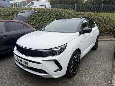 SPOTICAR Vauxhall Grandland 1.2 Turbo Ultimate Euro 6 (s/s) 5dr Used Car - Suv Petrol White - Colwyn Bay - 1200550717_3