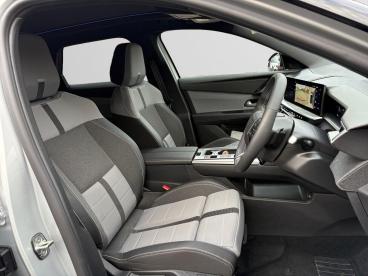 SPOTICAR Vauxhall Grandland 1.2 Mhev Ultimate E-dct Euro 6 (s/s) 5dr Used Car - Suv Hybrid Silver - Sudbury - 1200552714_3