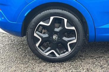 SPOTICAR Vauxhall Grandland 1.6 13.2kwh Elite Auto Euro 6 (s/s) 5dr Used Car - Suv Plug-in Hybrid Blue - Southend-on-sea - 1200555993_5