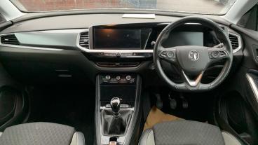 SPOTICAR Vauxhall Grandland 1.2 Turbo Elite Euro 6 (s/s) 5dr Used Car - Suv Petrol White - Crawley - 1200560724_4