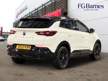 SPOTICAR Vauxhall Grandland 1.2 Turbo Gs Euro 6 (s/s) 5dr Used Car - Suv Petrol White - Guildford - 1200562268_3