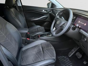 SPOTICAR Vauxhall Grandland 1.2 Ultimate E-dct Euro 6 (s/s) 5dr Used Car - Suv Hybrid Black - Sudbury - 1200570083_4