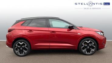 SPOTICAR Vauxhall Grandland 1.2 Turbo Ultimate Euro 6 (s/s) 5dr Used Car - Suv Petrol Red - Crawley - 1200573934_2