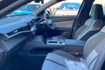 SPOTICAR Vauxhall Grandland 1.2 Gs E-dct Euro 6 (s/s) 5dr Used Car - Suv Hybrid Black - Dartford - 1200577979_3