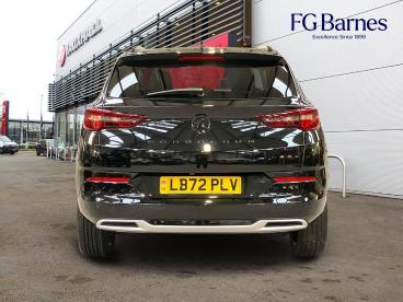 SPOTICAR Vauxhall Grandland 1.2 Turbo Ultimate Auto Euro 6 (s/s) 5dr Used Car - Suv Petrol Black - Guildford - 1200578272_5