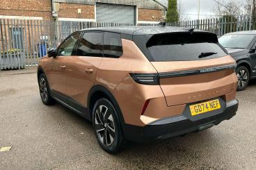 SPOTICAR Vauxhall Grandland 1.2 Ultimate E-dct Euro 6 (s/s) 5dr Used Car - Suv Hybrid  - Dartford - 1200579053_2