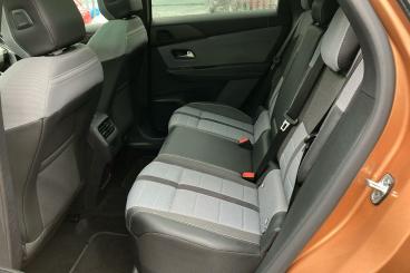 SPOTICAR Vauxhall Grandland 1.2 Ultimate E-dct Euro 6 (s/s) 5dr Used Car - Suv Hybrid  - Dartford - 1200579053_5