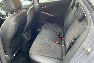 SPOTICAR Vauxhall Grandland 1.2 Turbo Ultimate Auto Euro 6 (s/s) 5dr Used Car - Suv Petrol Grey - Dartford - 1200582286_5