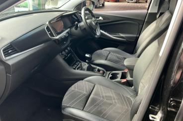 SPOTICAR Vauxhall Grandland 1.2 Turbo Ultimate Euro 6 (s/s) 5dr Used Car - Suv Petrol Black - Bexleyheath - 1200583102_3