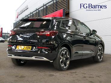 SPOTICAR Vauxhall Grandland 1.2 Turbo Ultimate Euro 6 (s/s) 5dr Used Car - Suv Petrol Black - Guildford - 1200583574_3