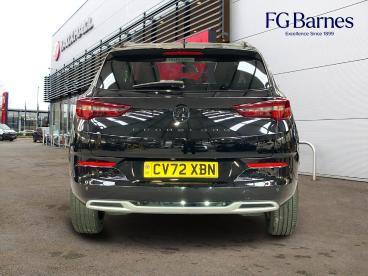 SPOTICAR Vauxhall Grandland 1.2 Turbo Ultimate Euro 6 (s/s) 5dr Used Car - Suv Petrol Black - Guildford - 1200583574_5