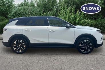 SPOTICAR Vauxhall Grandland 1.2 Ultimate E-dct Euro 6 (s/s) 5dr Used Car - Suv Hybrid White - Basingstoke - 1200587597_3