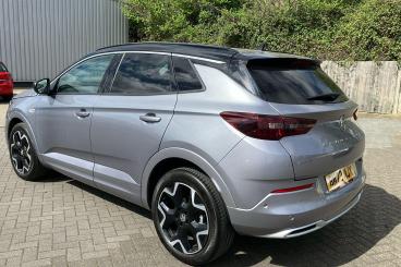 SPOTICAR Vauxhall Grandland 1.2 Turbo Elite Auto Euro 6 (s/s) 5dr Used Car - Suv Petrol Grey - Rochester - 1200592018_2