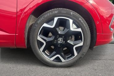 SPOTICAR Vauxhall Grandland 1.5 Turbo D Ultimate Auto Euro 6 (s/s) 5dr Used Car - Suv Diesel Red - Eastleigh - 1200593094_5