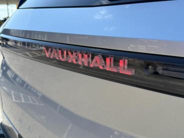 SPOTICAR Vauxhall Grandland 1.2 Gs E-dct Euro 6 (s/s) 5dr Used Car - Suv Hybrid Silver - Wantage - 1200594646_2