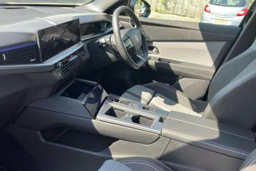 SPOTICAR Vauxhall Grandland 1.2 Gs E-dct Euro 6 (s/s) 5dr Used Car - Suv Hybrid Black - Rochester - 1200600273_3