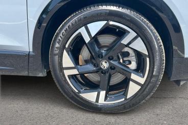 SPOTICAR Vauxhall Grandland 73kwh Ultimate Auto 5dr Used Car - Suv Electric Grey - Southampton - 1200604178_5