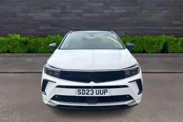 SPOTICAR Vauxhall Grandland 1.2 Turbo Ultimate Euro 6 (s/s) 5dr Used Car - Suv Petrol White - Telford - 1200607131_2