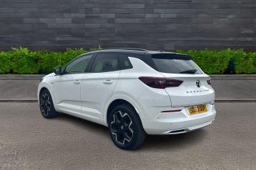 SPOTICAR Vauxhall Grandland 1.2 Turbo Ultimate Euro 6 (s/s) 5dr Used Car - Suv Petrol White - Telford - 1200607131_5