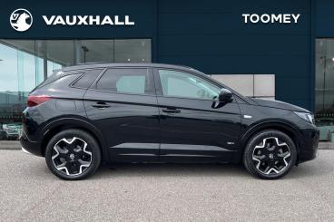 SPOTICAR Vauxhall Grandland 1.6 14.2kwh Ultimate Auto Euro 6 (s/s) 5dr Used Car - Suv Plug-in Hybrid Black - Basildon - 1200607495_4
