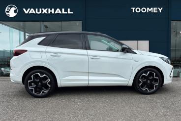 SPOTICAR Vauxhall Grandland 1.2 Turbo Ultimate Euro 6 (s/s) 5dr Used Car - Suv Petrol White - Southend-on-sea - 1200608666_4