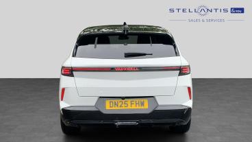 SPOTICAR Vauxhall Grandland 73kwh Ultimate Auto 5dr Used Car - Suv Electric White - Walton On Thames - 1200608687_4
