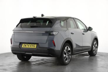 SPOTICAR Vauxhall Grandland 1.2 Ultimate E-dct Euro 6 (s/s) 5dr Used Car - Suv Hybrid Grey - Epsom - 1200611343_3
