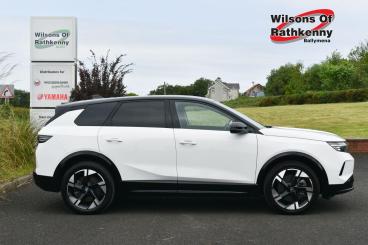 SPOTICAR Vauxhall Grandland 73kwh Ultimate Auto 5dr Used Car - Suv Electric White - Ballymena County Antrim - 1200611369_2