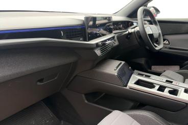 SPOTICAR Vauxhall Grandland 1.2 Ultimate E-dct Euro 6 (s/s) 5dr Used Car - Suv Hybrid Silver - Newark On Trent - 1200614939_2