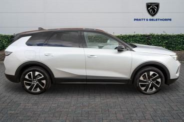 SPOTICAR Vauxhall Grandland 1.2 Ultimate E-dct Euro 6 (s/s) 5dr Used Car - Suv Hybrid Silver - Newark On Trent - 1200614939_4