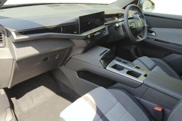 SPOTICAR Vauxhall Grandland 1.2 Ultimate E-dct Euro 6 (s/s) 5dr Used Car - Suv Hybrid Black - Southampton - 1200615637_2